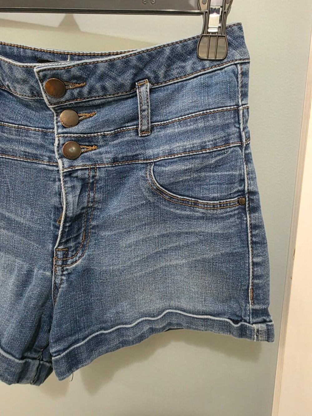 Refuge High-Rise Button Fly Jean Shorts – Size 4, Blue Denim - Picture 5 of 10